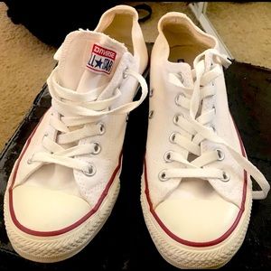 White Converse Size 7 men 9 Women